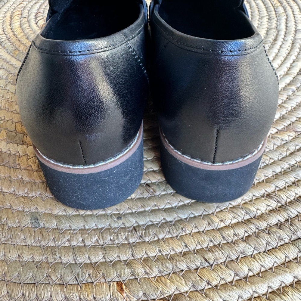 Vionic Women's Classic Black Loafers - Picture 3 of 5